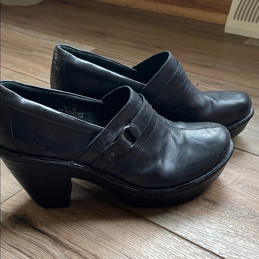 Born Black Leather high heeled shoes